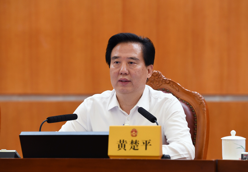 9.30常委会闭幕-2.jpg