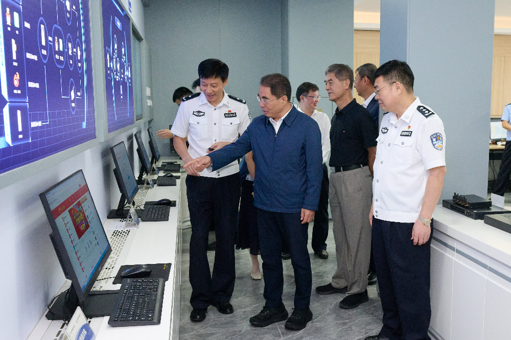 2024年8月23日叶贞琴同志在省公安厅督办检查代表建议办理工作.jpg