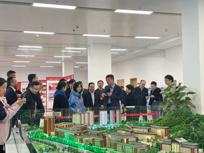 视察教育3.jpg