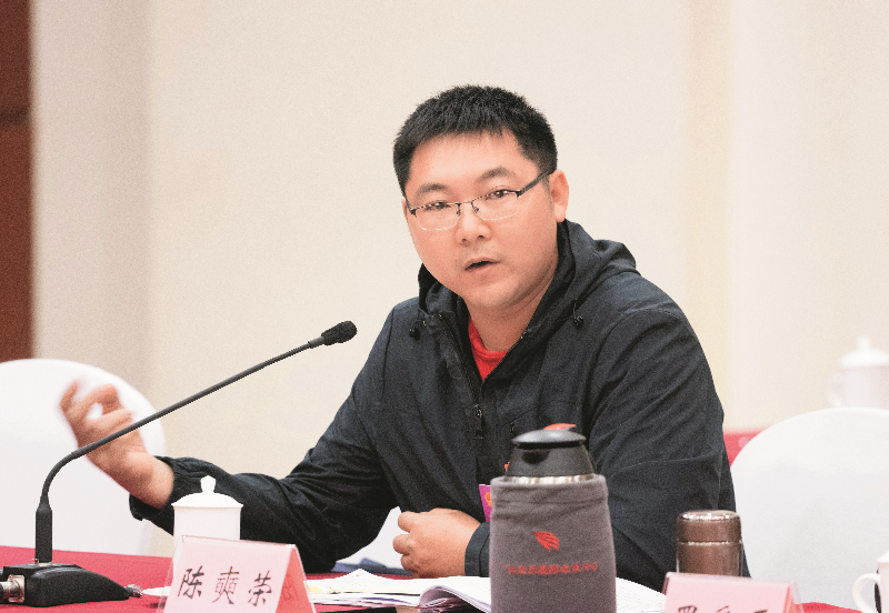 陈奭荣小于10.jpg