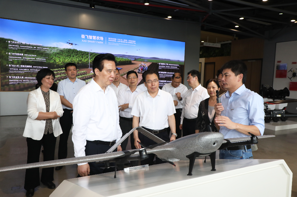 极飞科技 选定 李小萌.JPG