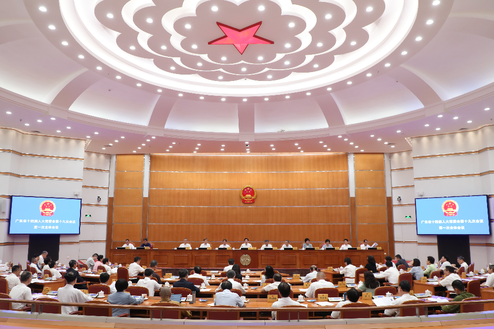 全景选定 李小萌_裁剪.jpg