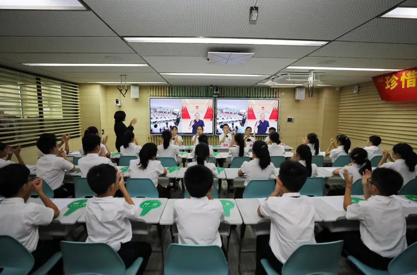 深圳小学生4.jpg