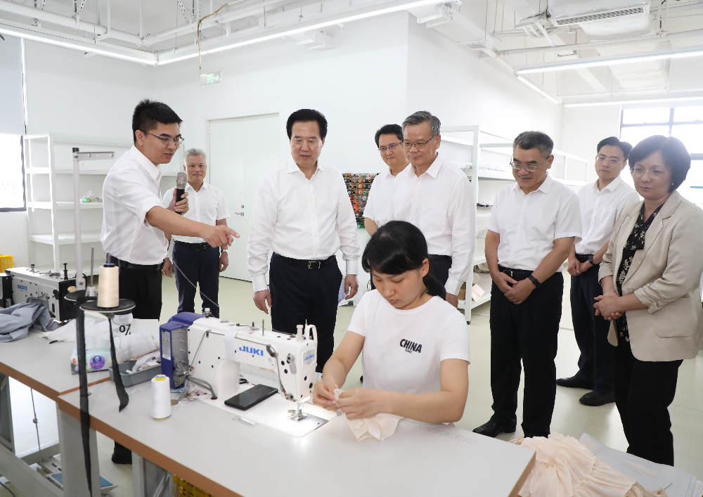 pop设界 清远时尚智衣厂 李小萌 摄 选定.JPG