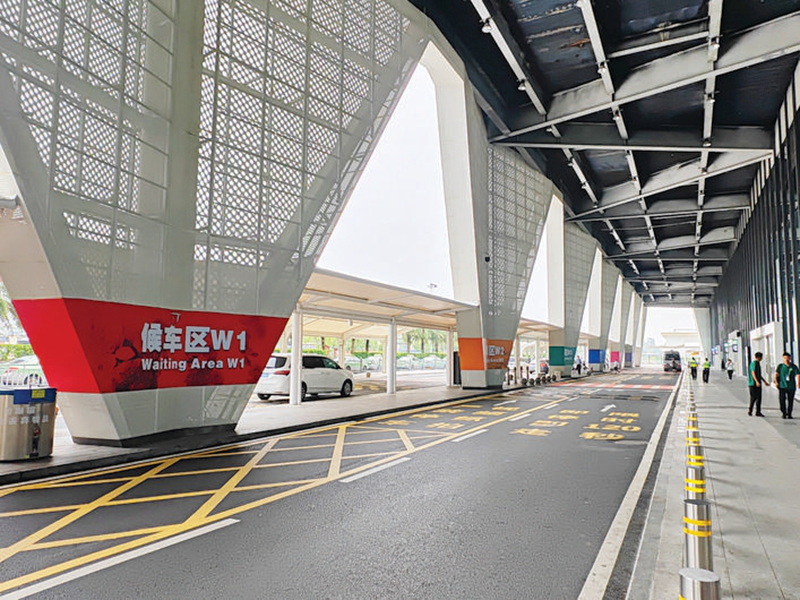 网 3-1 惠州机场设置了各种标识，方便旅客出行。惠州日报记者马海菊 摄 - 副本.jpg