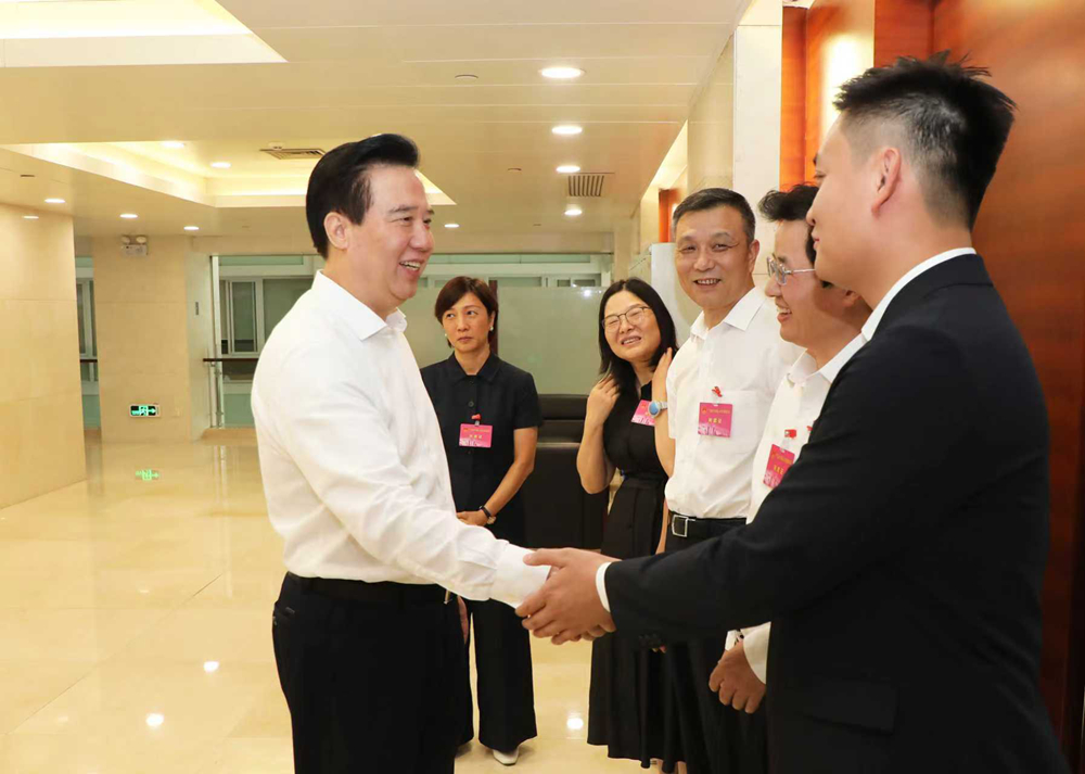 1 李小萌 摄 -挂网.jpg