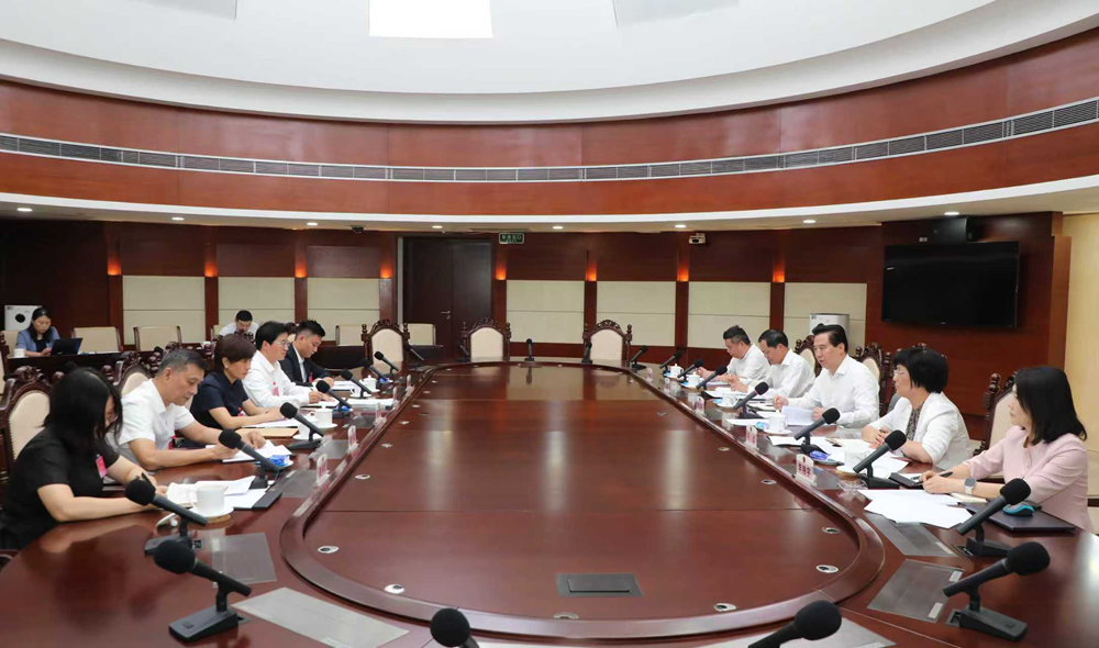 2 李小萌 摄 - 挂网.jpg